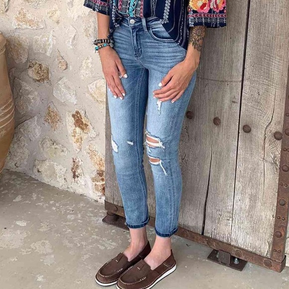 ☃️BOGO50%☃️ 🆕💙VERVET: Mid Rise Distressed Ankle Skinny Jeans 11/30 - Picture 1 of 9